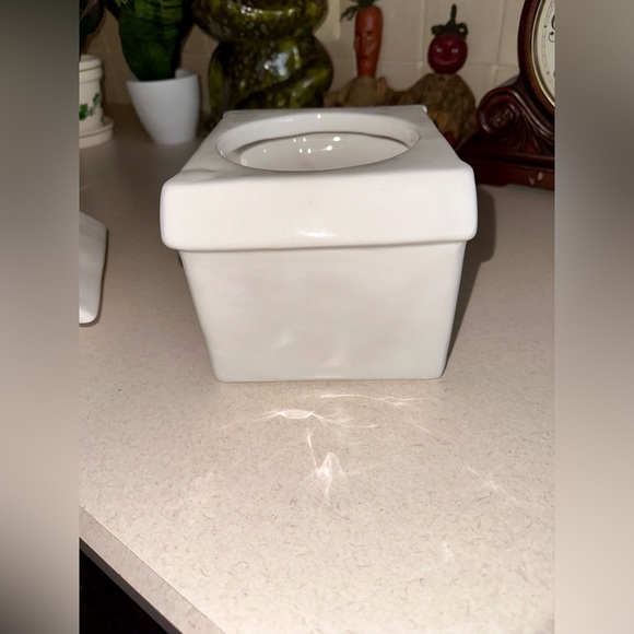 Rae Dunn “Farm Fresh” large jar.  Brand new. - Picture 7 of 9